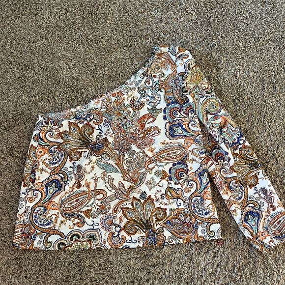 SHEIN Tops - SHEIN PAISLEY ONE SHOULDER TOP